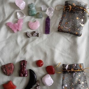 Assorted Gemstone and Crystal Set with Starry Pouches